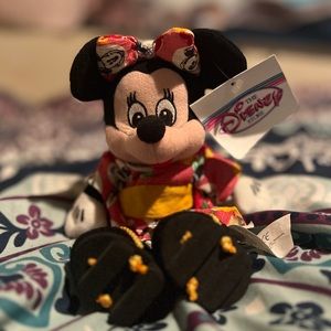NWT: Disneys Japan Store, Minnie Mouse Plush